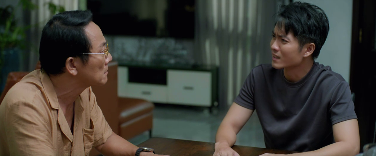 Bà Ánh diễn viên múa ngày đầu làm giúp việc đã gây họa phải lên đồn công an - Ảnh 4. Gia đình trái dấu - Tập 4: Vợ 'công chúa' vừa đi làm giúp việc đã gây họa - Ảnh 8.