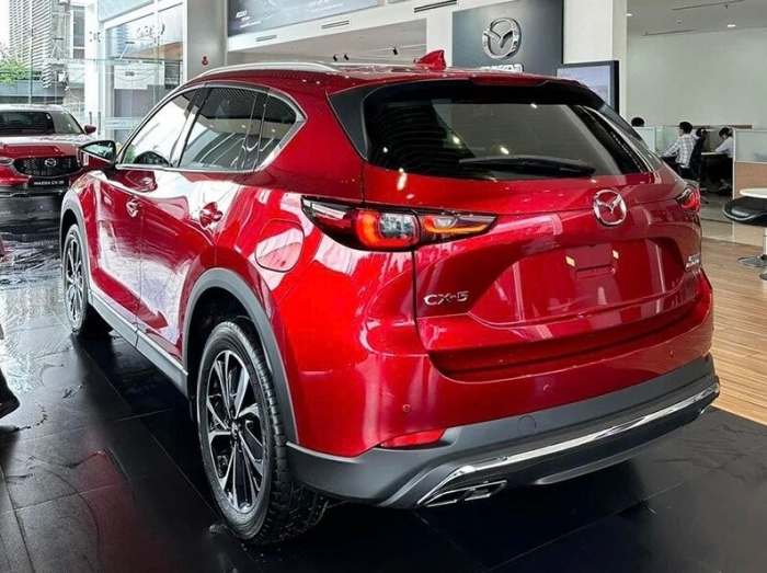 Giá lăn bánh Mazda CX-5 mới nhất hấp dẫn không ngờ, Honda CR-V chịu áp lực lớn về doanh số- Ảnh 4.