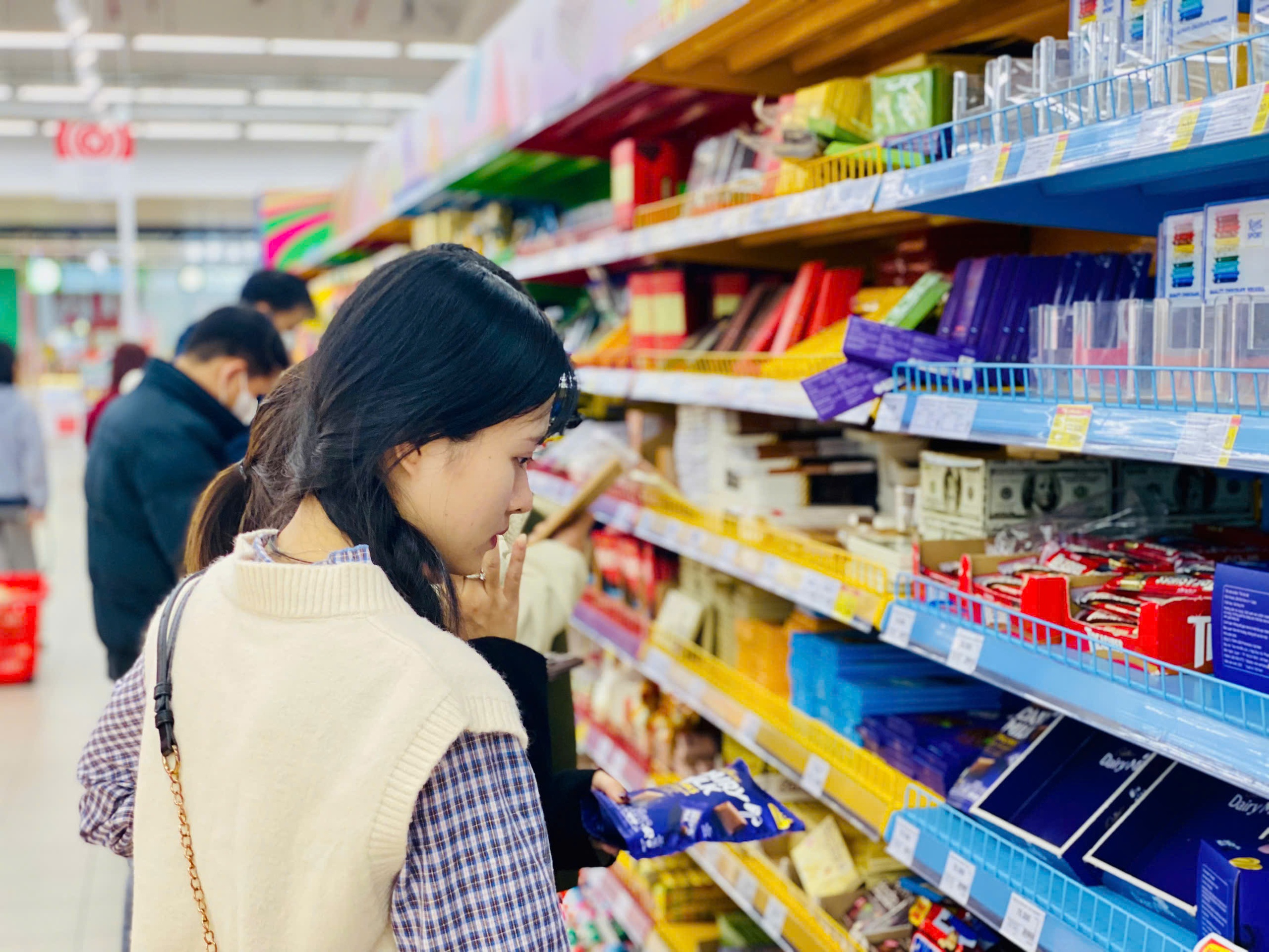 Những mặt hàng quà tặng nào đắt khách trong dịp lễ tình nhân Valentine 2025?- Ảnh 8.