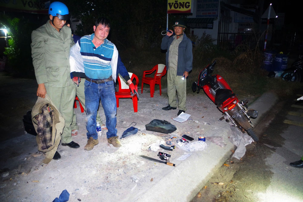 Tin tối 14/2: Đang ở nước ngoài, vợ hoảng loạn khi thấy ảnh cưới của chồng với cô gái khác; Chủ tịch Hội nông dân xã lên kế hoạch tinh vi để đi cướp- Ảnh 5. Tin tối 14/2: Đang ở nước ngoài, vợ hoảng loạn khi thấy ảnh cưới của chồng với cô gái khác; Chủ tịch Hội nông dân xã lên kế hoạch tinh vi để đi cướp- Ảnh 5.