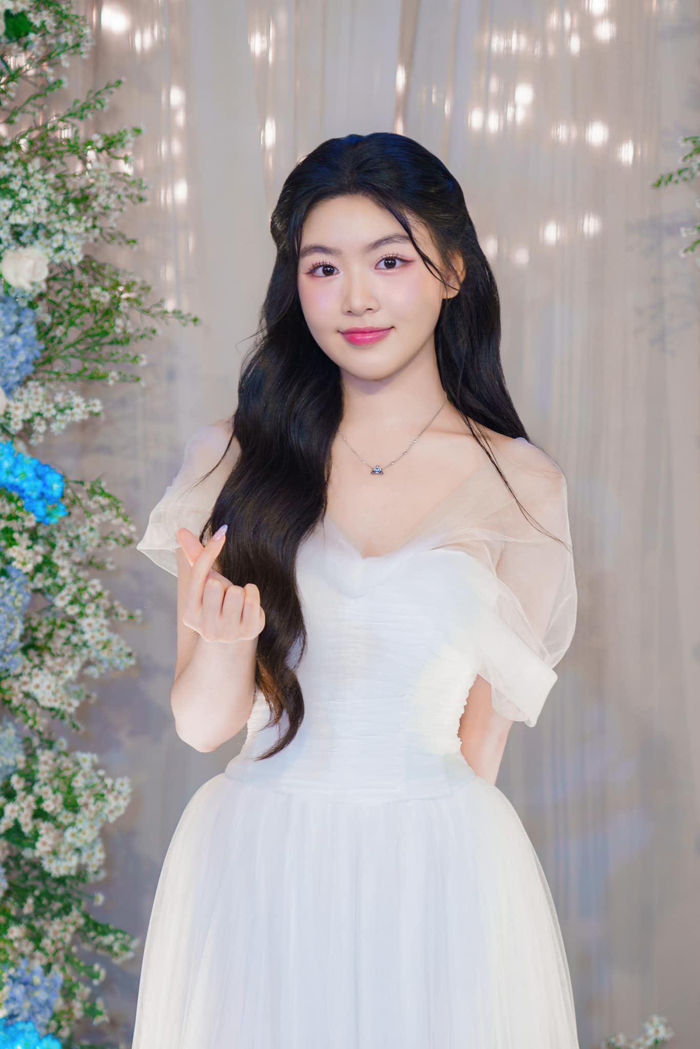 Con gái Quyền Linh 'đập hộp' xe sang hơn 7 tỷ, nhan sắc nức nở, thần thái chuẩn tiểu thư - Ảnh 5.