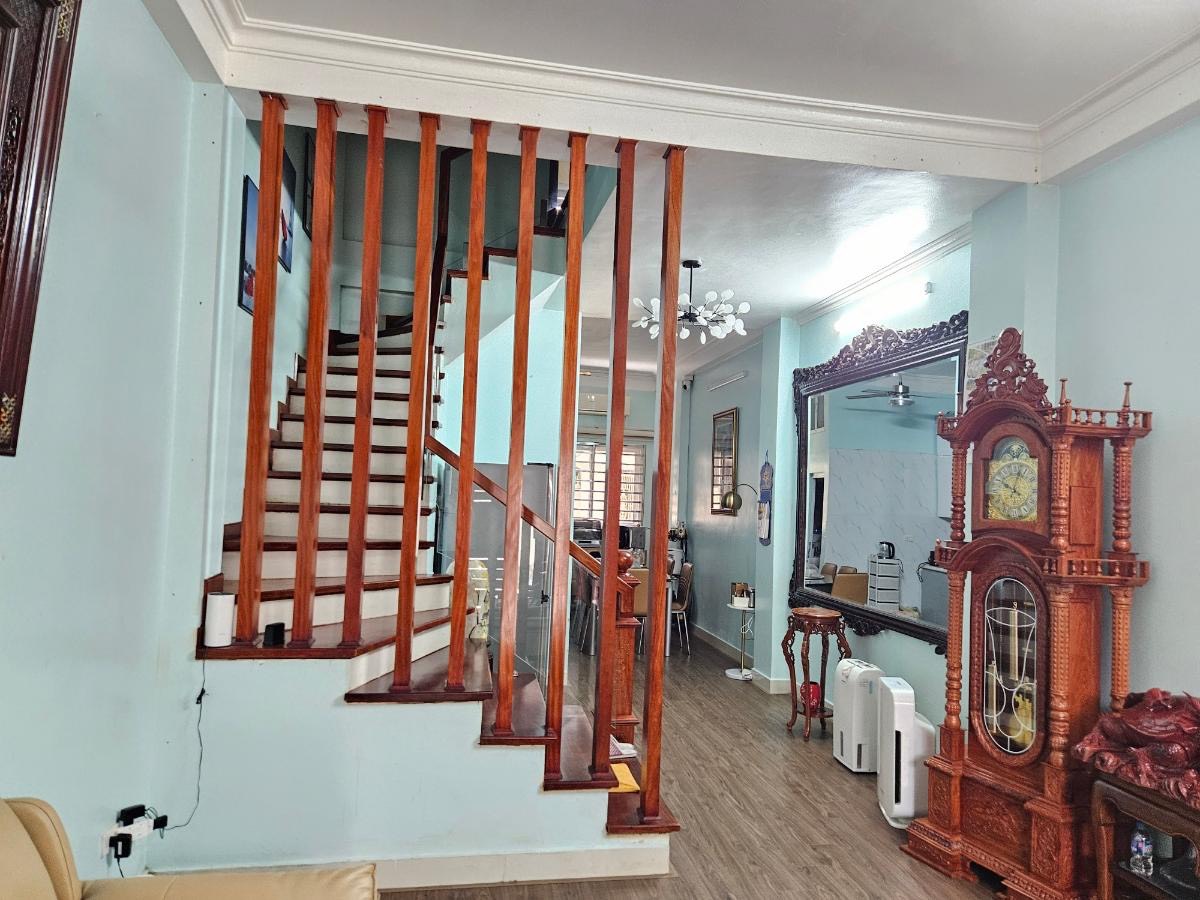 Tìm mua nhà đất cách xa nội đô Hà Nội, người mua bất ngờ với giá gần 300 triệu đồng/m2- Ảnh 6.