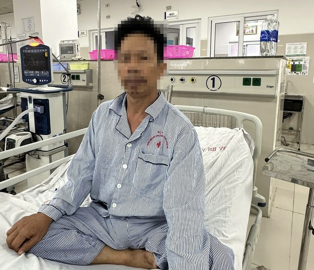 Người đàn ông 59 tuổi bị đột quỵ, ngừng tim thoát 'án tử' thừa nhận thường xuyên làm việc này - Ảnh 2.