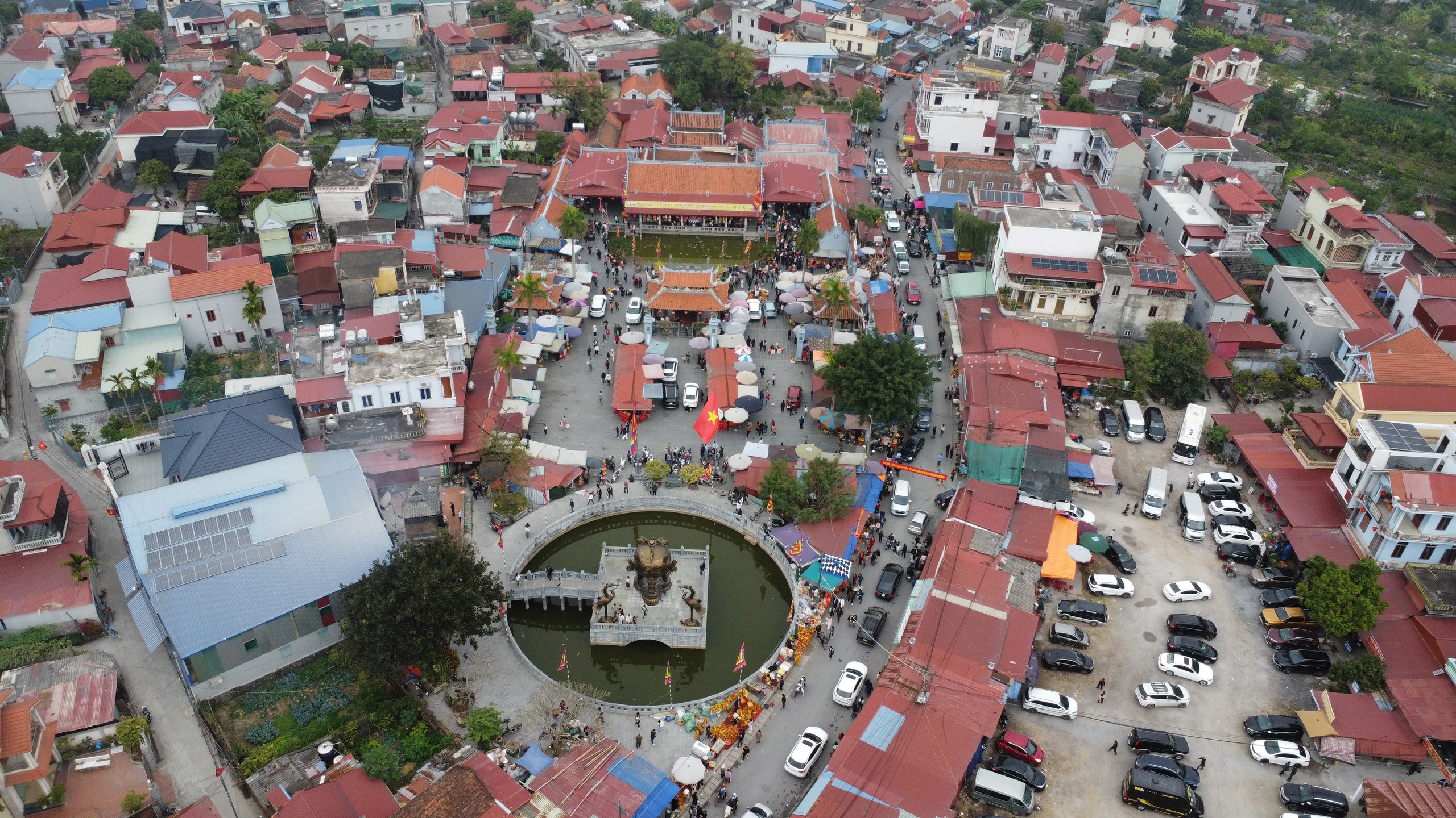 Không khí chợ Viềng nơi 'mua may, bán rủi' lớn nhất miền Bắc ra sao trước ngày tổ chức? - Ảnh 7.