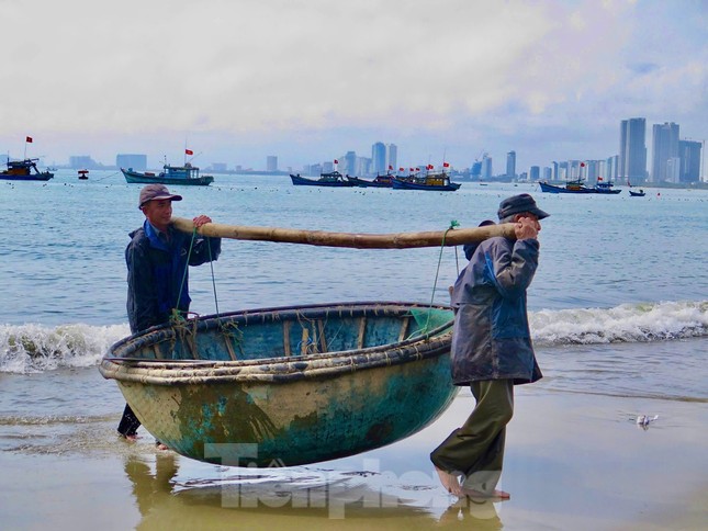 'Bỏ túi' bộn tiền với nghề 5h xuống biển, 10h lên bờ - Ảnh 4.