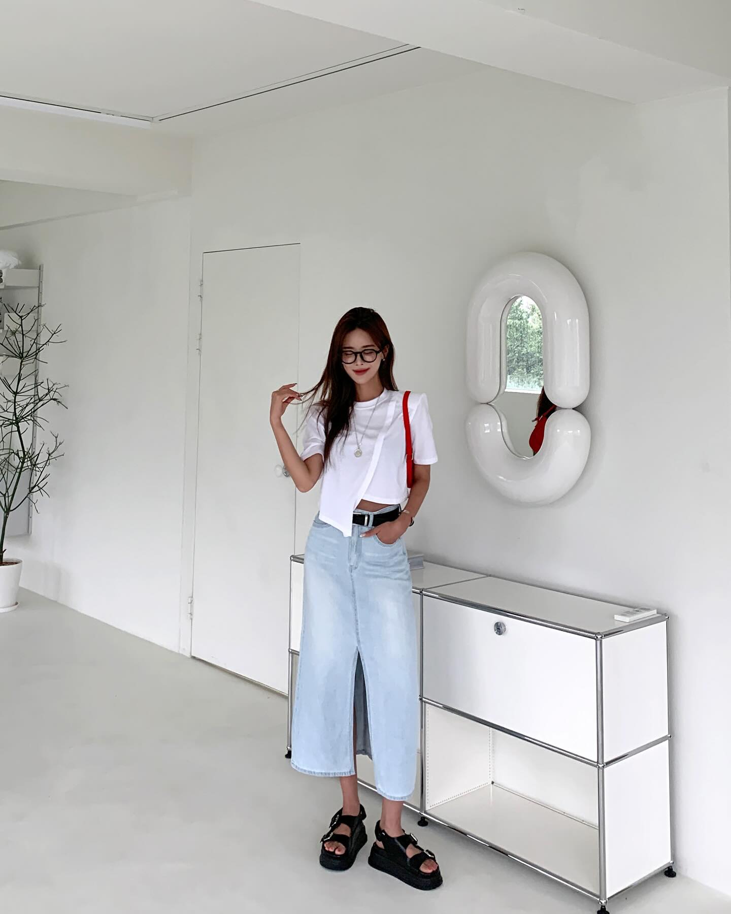 4 xu hướng trang phục denim đáng sắm nhất hiện tại: Diện lên cực trẻ và sang, mùa hè mặc vẫn đẹp- Ảnh 1.