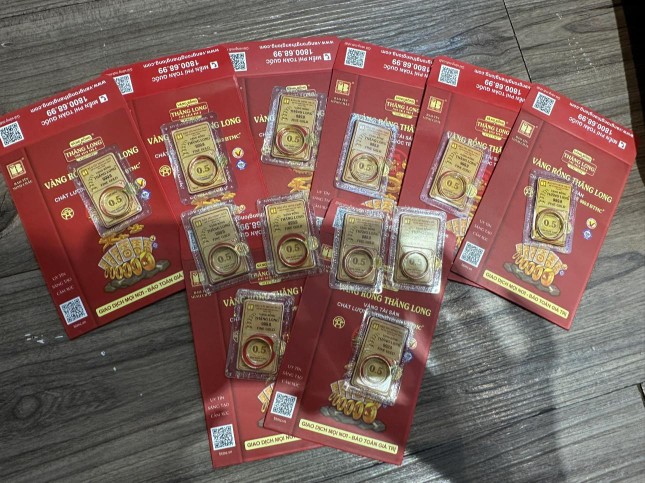 Giá vàng hôm nay 21/2: Vàng nhẫn, vàng SJC vượt 92 triệu đồng/lượng, chưa có dấu hiệu hạ nhiệt- Ảnh 2. Giá vàng hôm nay 21/2: Vàng nhẫn, vàng SJC vượt 92 triệu đồng/lượng, chưa có dấu hiệu hạ nhiệt- Ảnh 2.