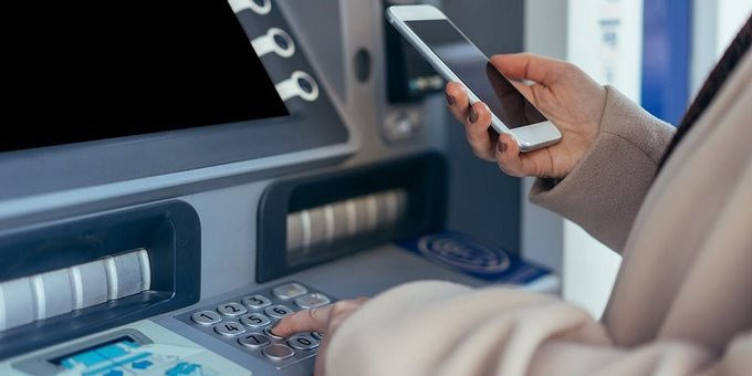 5 cách rút tiền không cần thẻ ATM vô cùng nhanh, tiện lợi- Ảnh 1.