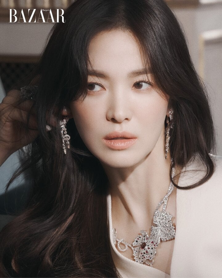 Song Hye Kyo: Mỹ nhân vạn người mê nhưng 'không ôm nổi trái tim một người' - Ảnh 2.