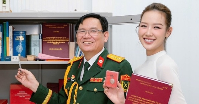 Hoa hậu Bảo Ngọc và bài học "đắt giá" từ người cha là đại tá, bác sĩ quân y