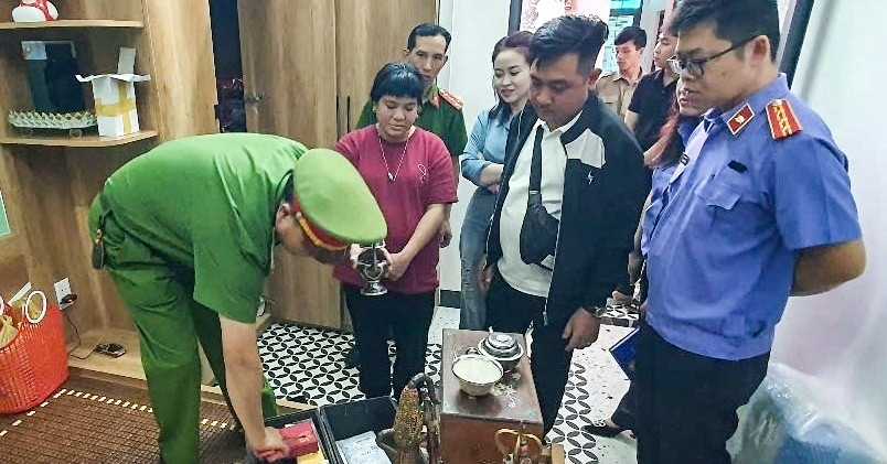 Khởi tố vợ chồng lừa đảo “tu tập thành tiên” chiếm đoạt hơn 80 tỷ đồng