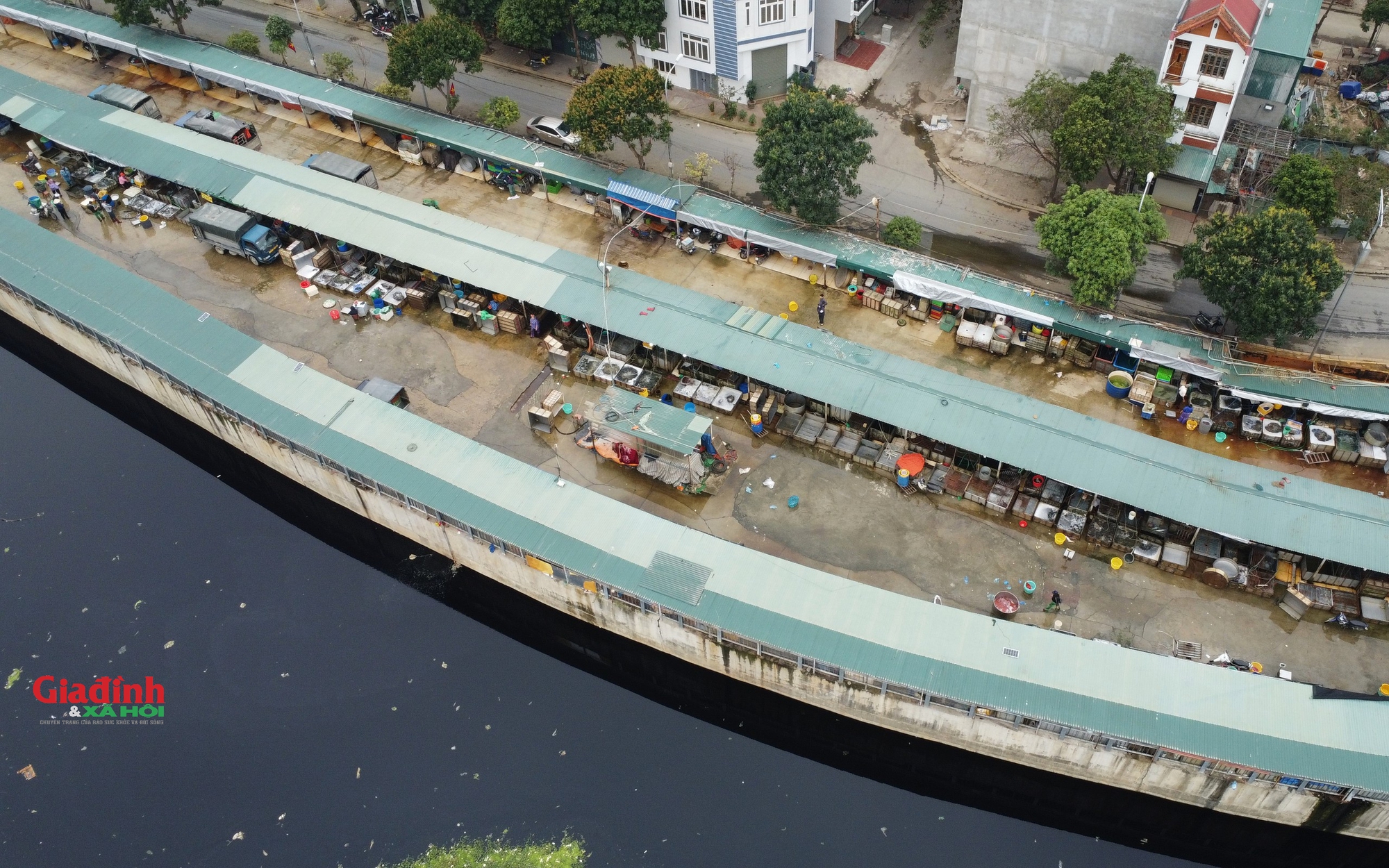 Vụ chợ La Khê hoạt động trái phép trên đất công trình thủy lợi: Lãnh đạo Hà Nội nói về trách nhiệm xử lý khu chợ - Ảnh 2.