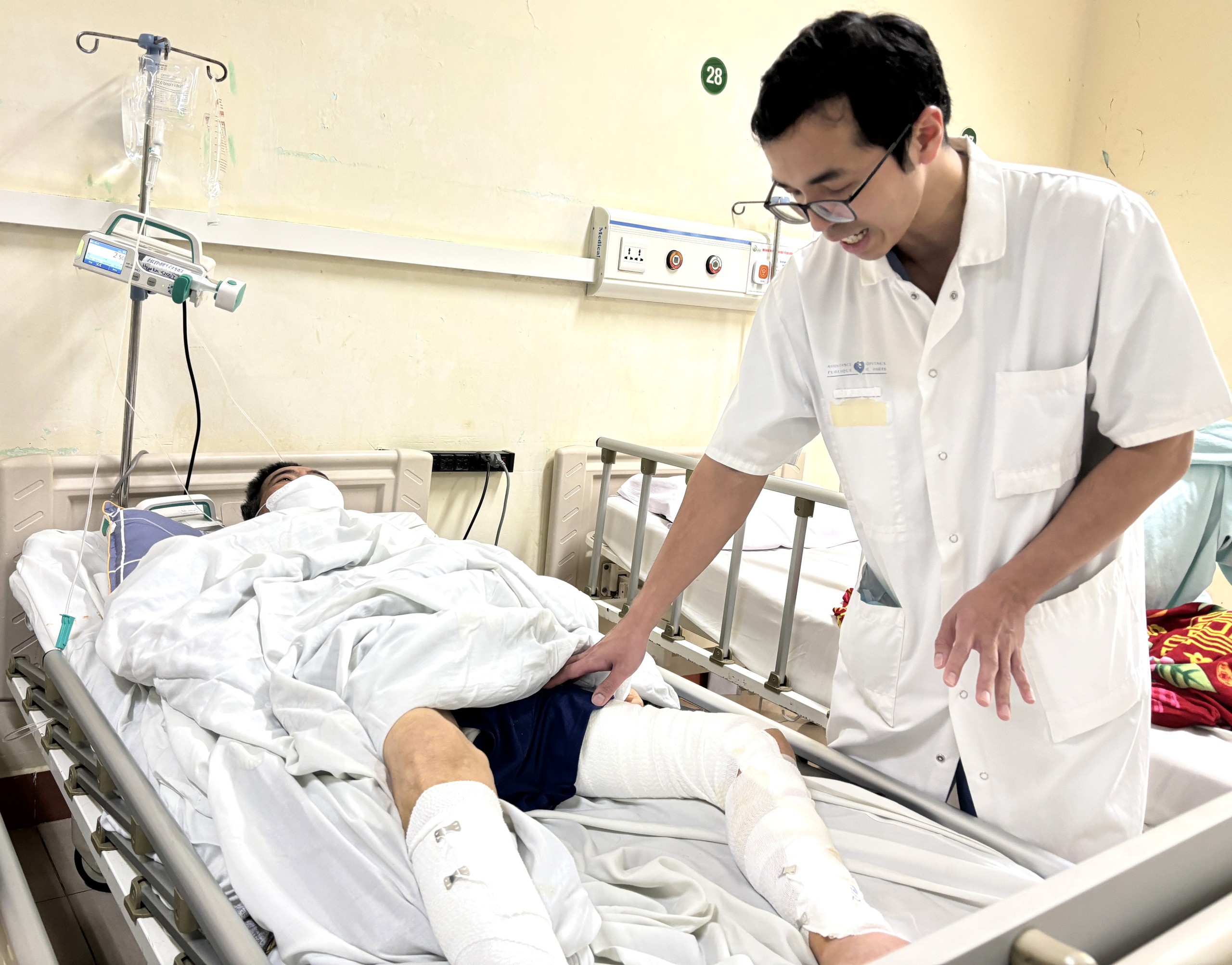 Đau chân do thời tiết lạnh, cẩn thận với tình trạng bị thiếu máu chi mạn tính dẫn đến hoại tử - Ảnh 2.