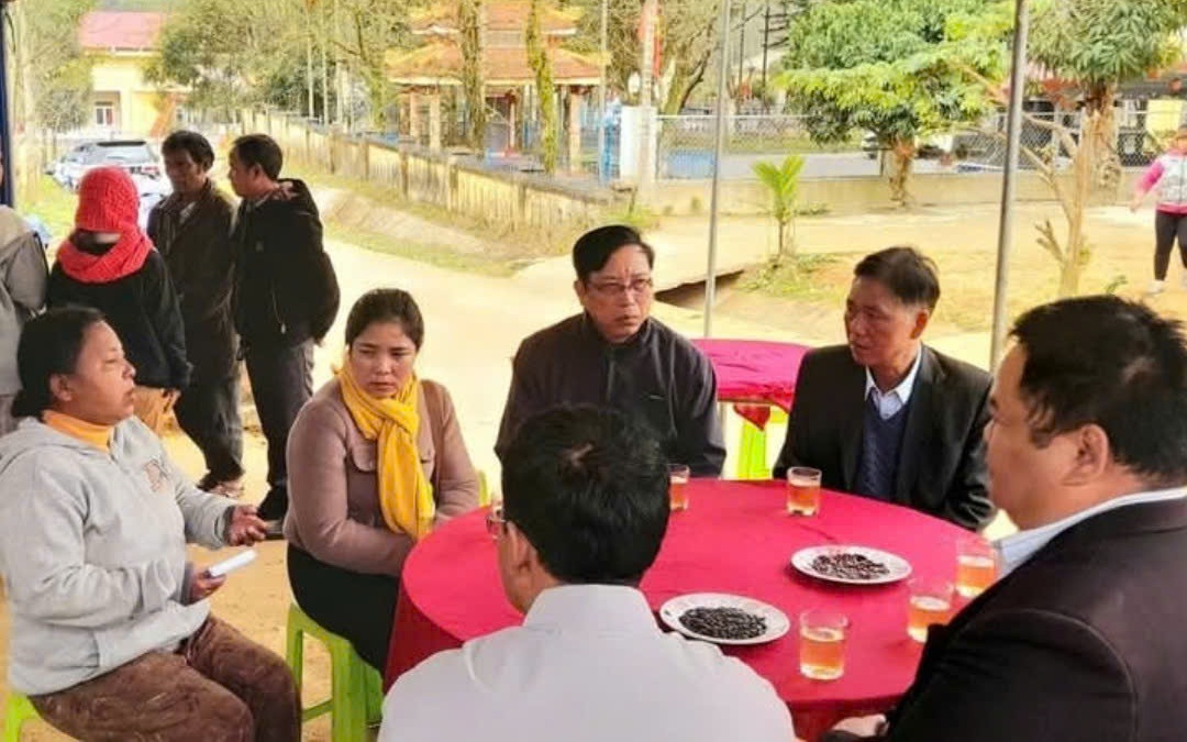 dang-choi-dua-chau-be-bi-dien-giat-tu-vong-thuong-tam-1738644341237960299080-58-0-733-1080-crop-17386444063071017908410.jpeg