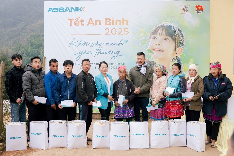 ABBANK phát động gây quỹ 100.000 cây xanh cho người dân tỉnh Yên Bái- Ảnh 1.