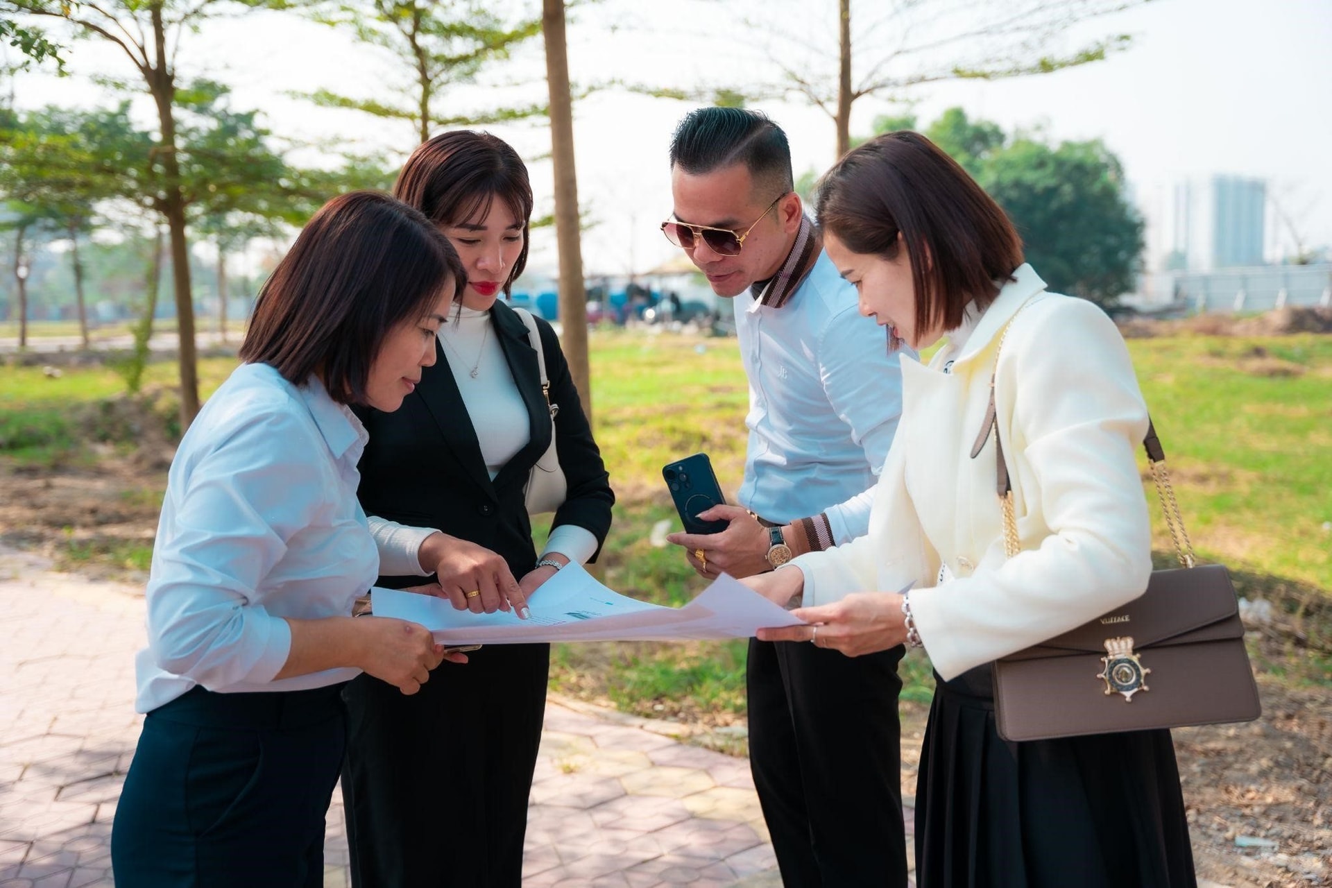 Sau hơn một năm 'dạo chơi' phía Bắc, giới đầu tư bất động sản bất ngờ 'Nam tiến' trở lại - Ảnh 1.