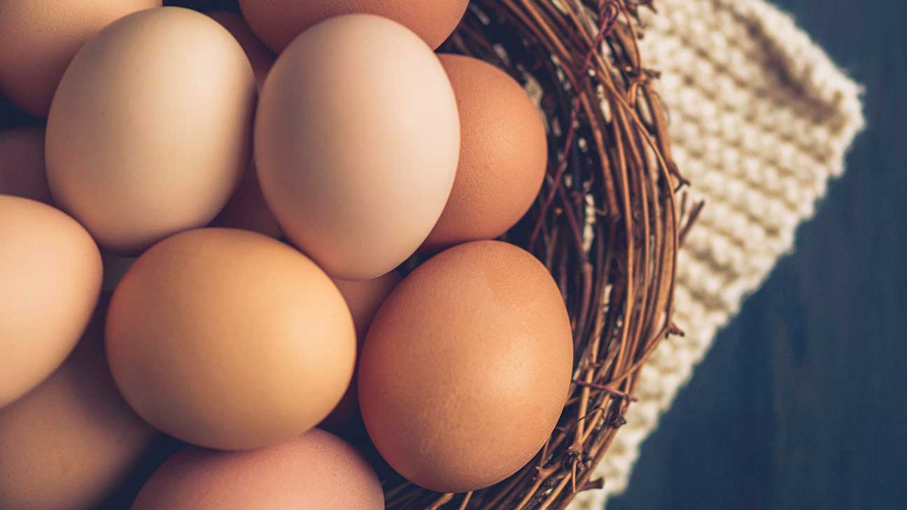 6 loại thực phẩm cải thiện suy giảm trí nhớ- Ảnh 2. health-benefits-of-eggs-1296x728-feature