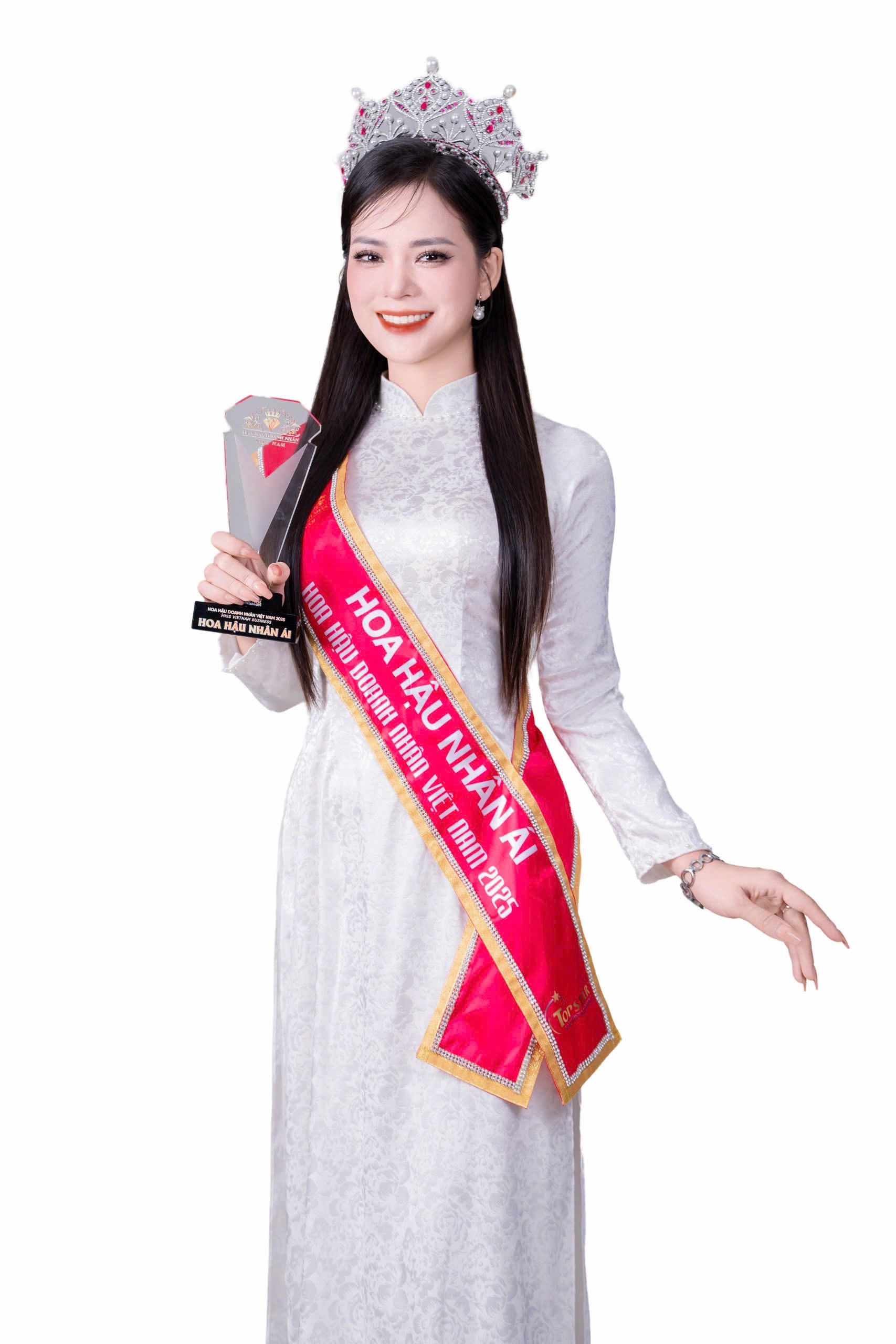 Hoa hậu Bắc Ninh Đào Thị Ngân mong muốn cải thiện đời sống của người kém may mắn - Ảnh 4.