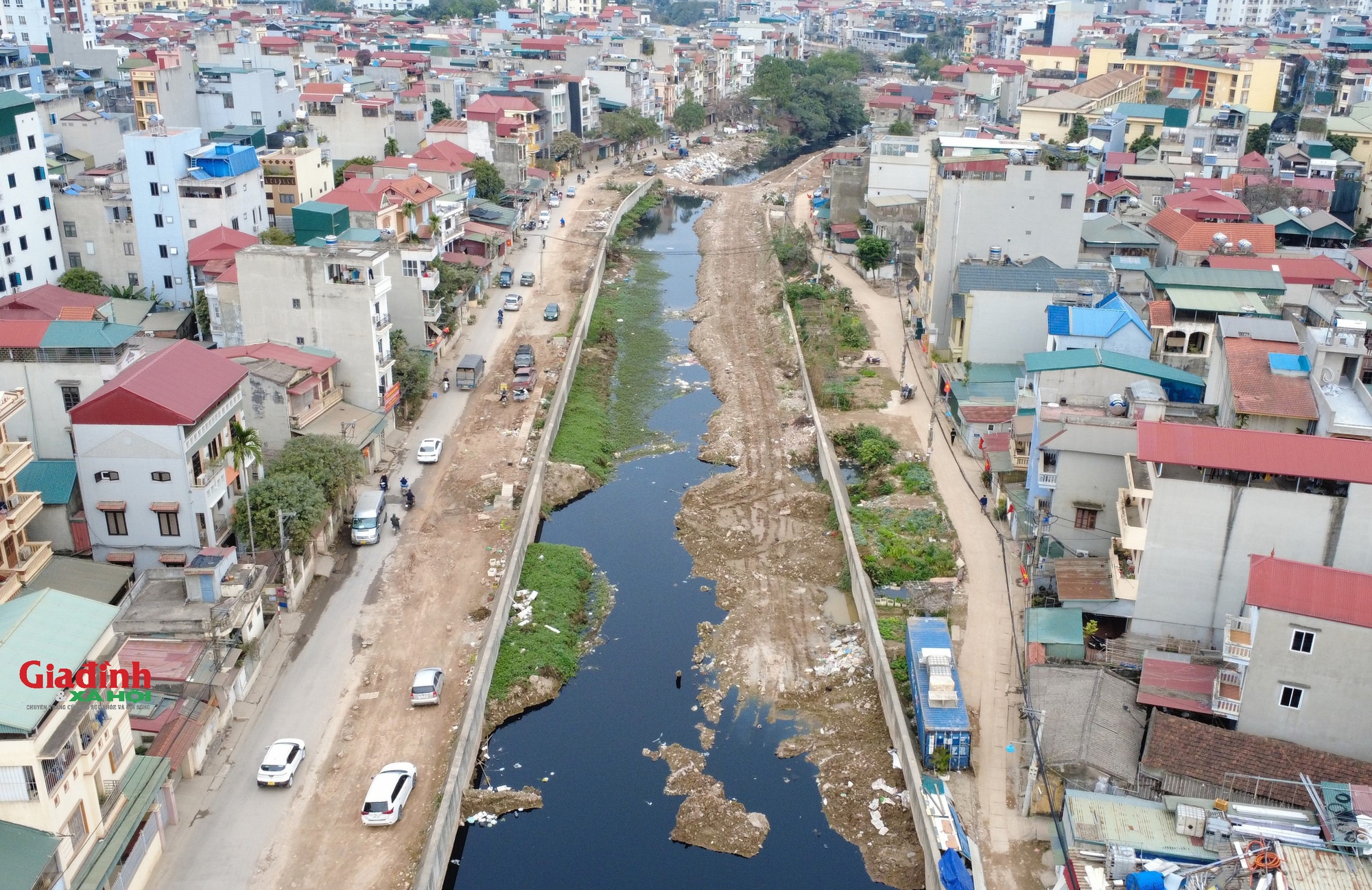 Chủ tịch Hà Nội yêu cầu kiểm tra, xử lý tình trạng ô nhiễm, ngập rác thải tại kênh dẫn La Khê  - Ảnh 2.