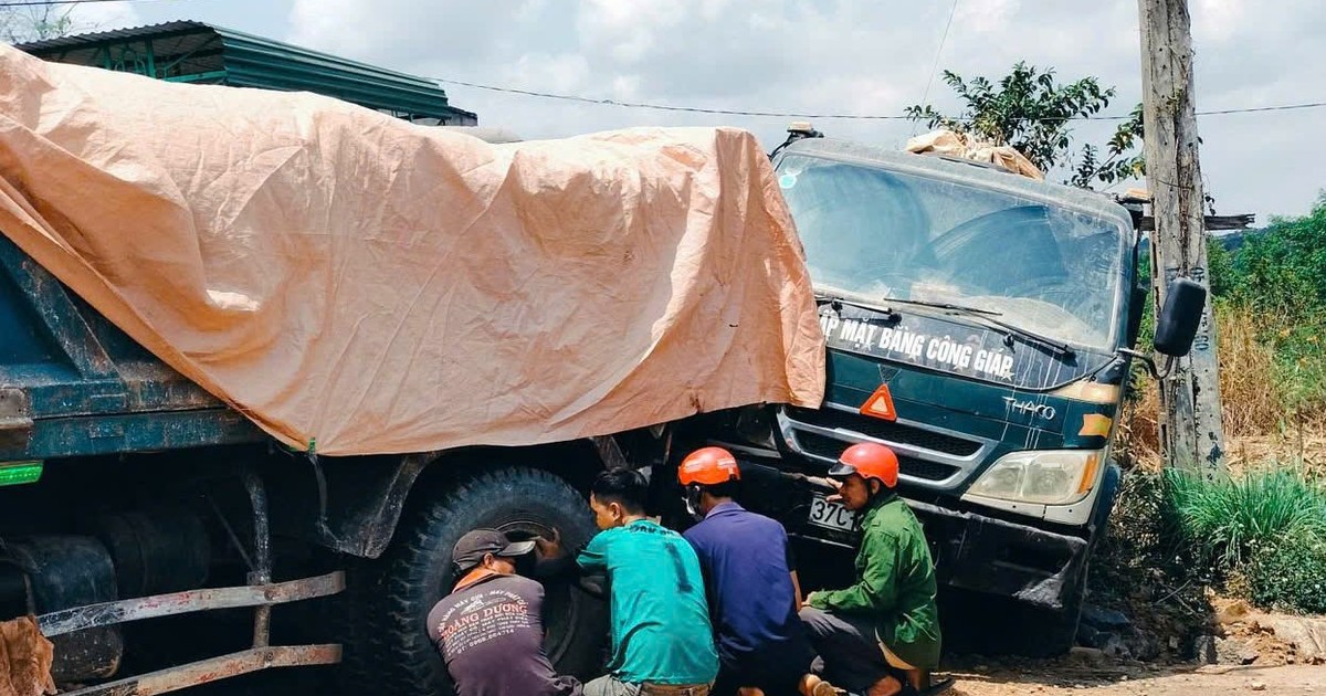 4 ô tô và xe tải tông nhau liên hoàn, 1 người chết và nhiều người bị thương