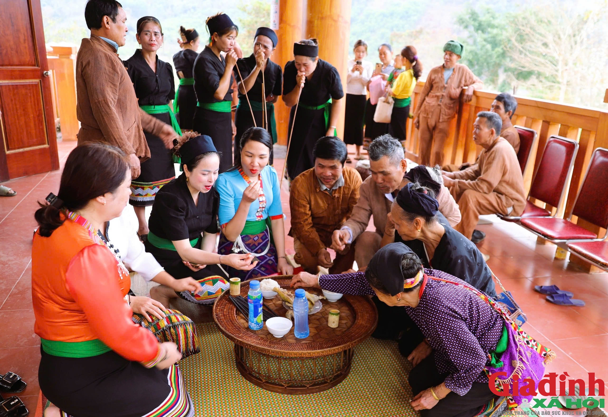 Bí ẩn lễ đón năm mới bằng tiếng sấm của dân tộc ít người nhất Việt Nam- Ảnh 10.