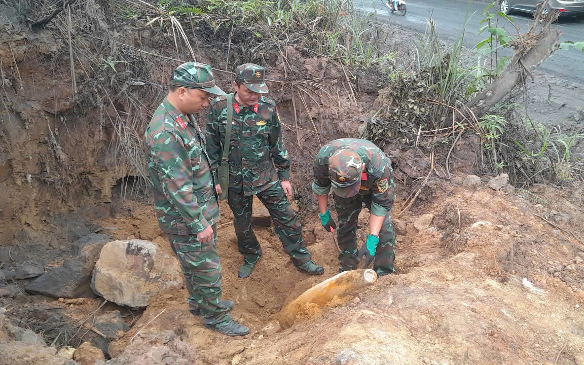 huy-no-bom-tu-truong-sot-lai-sau-chien-tranh-1742287743068362585547-0-0-720-1152-crop-17422878133731391573072.jpeg