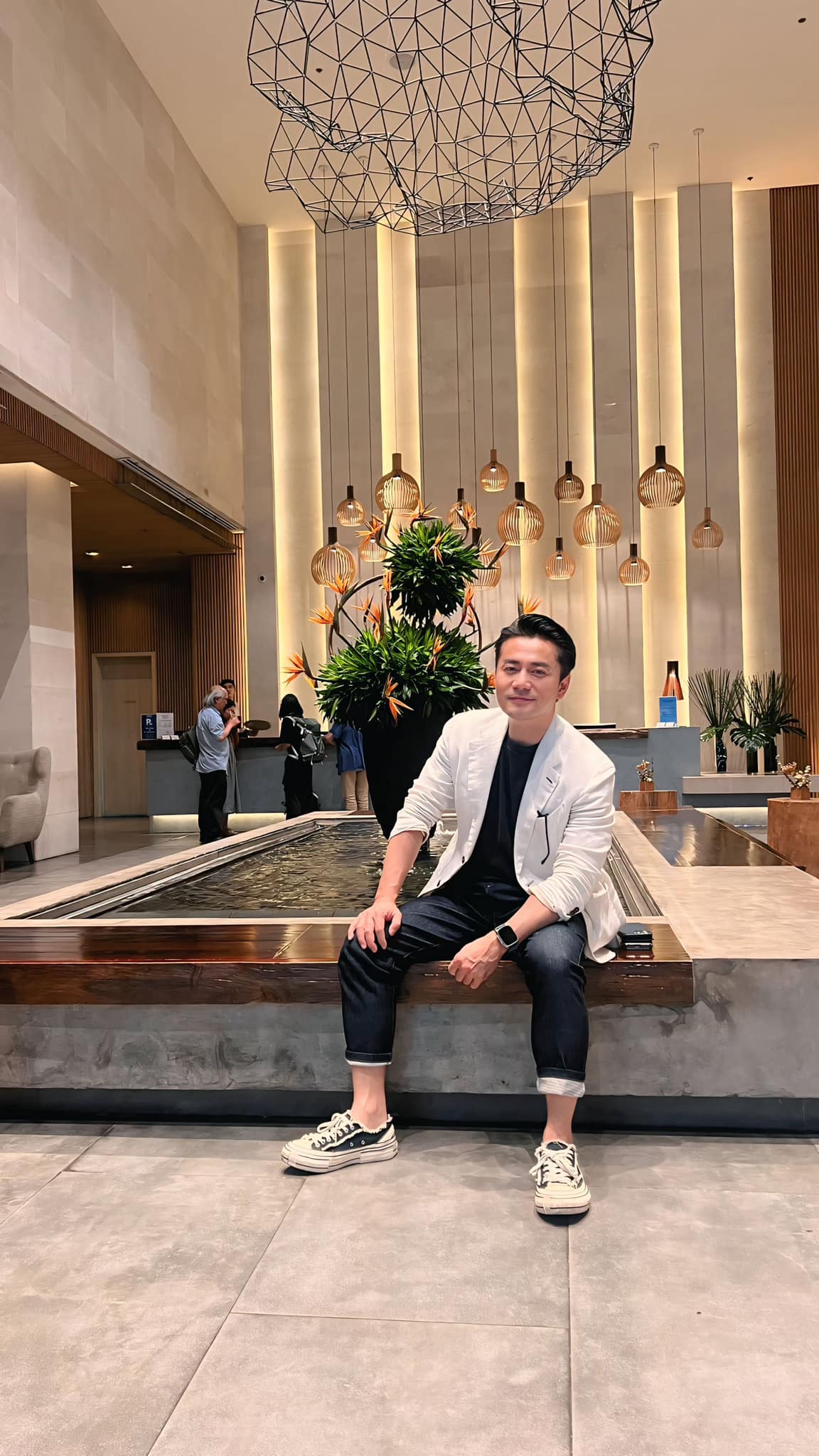 Trở về Việt Nam sinh sống sau 15 năm định cư ở Mỹ, tài tử điện ảnh cảm thấy choáng ngợp - Ảnh 2.