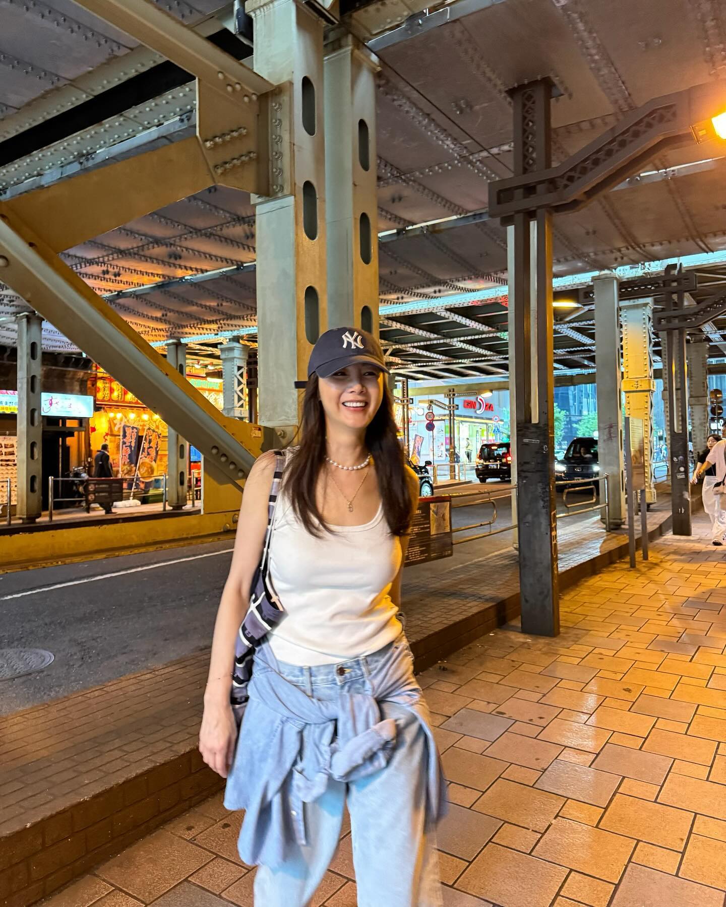 "Nữ hoàng nước mắt" Choi Ji Woo đam mê mặc quần jeans, bảo sao quá trẻ trung và năng động ở tuổi 50 - Ảnh 2. "Nữ hoàng nước mắt" Choi Ji Woo đam mê mặc quần jeans, bảo sao quá trẻ trung và năng động ở tuổi 50 - Ảnh 2.