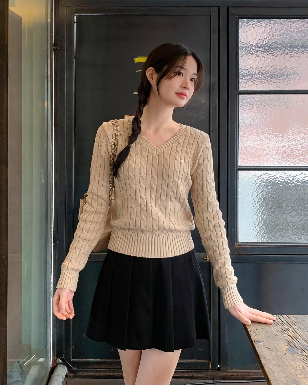 5 kiểu tóc giúp bạn trông trẻ trung hơn khi diện đồ công sở- Ảnh 9. 5 kiểu tóc giúp bạn trông trẻ trung hơn khi diện đồ công sở- Ảnh 9.