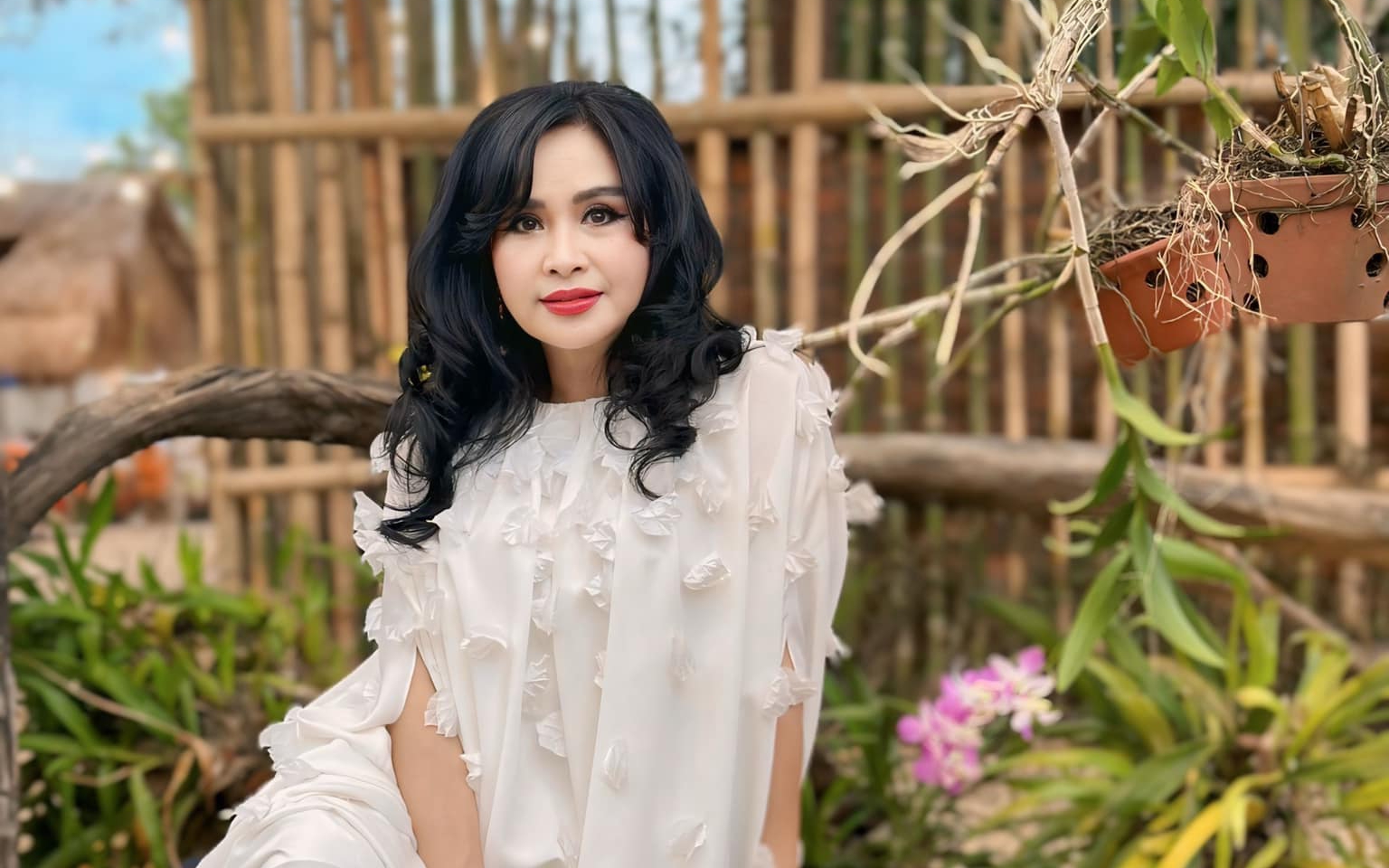 Tuổi 56, nhan sắc NSND Thanh Lam ngày càng đẹp nhờ một điều mà phụ nữ nào cũng cần