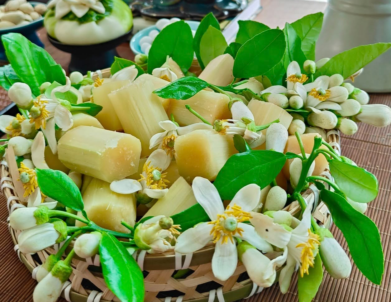 Mãn nhãn những cách cắm hoa bưởi đẹp mê li, thơm phức đầy sinh khí, giúp bạn luôn dồi dào năng lượng và vượng tài lộc- Ảnh 12.