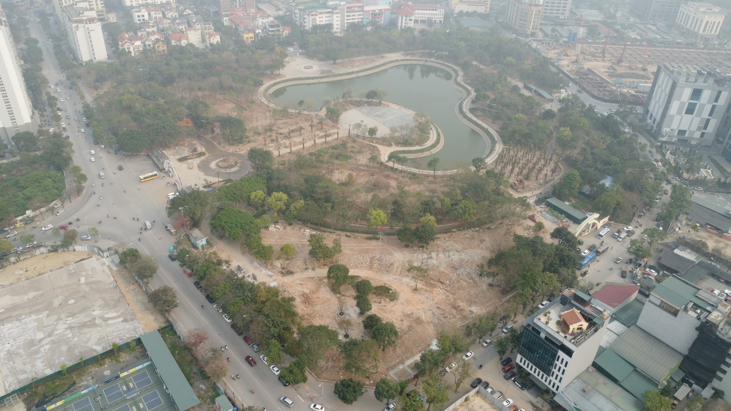 Hiện trạng 'lá phổi xanh' ở Hà Nội đang được cải tạo - Ảnh 1.