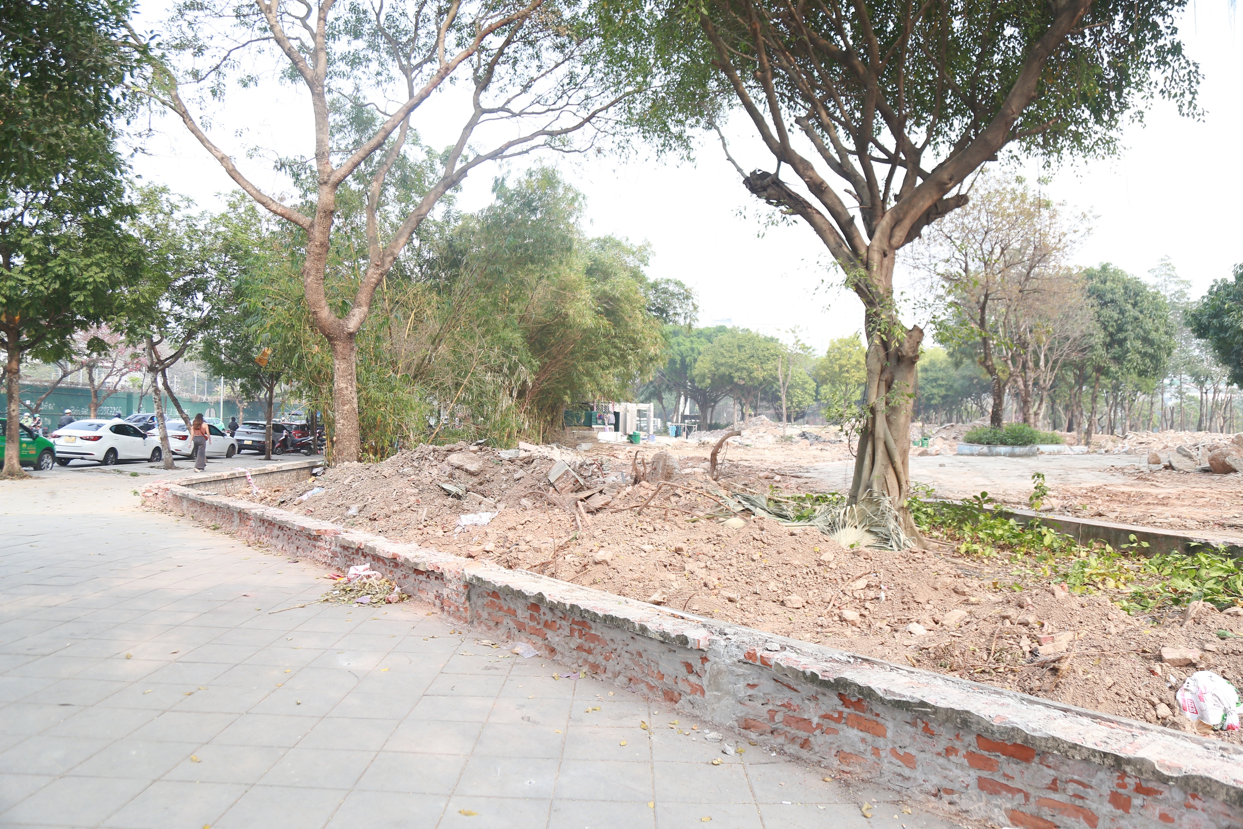 Hiện trạng 'lá phổi xanh' ở Hà Nội đang được cải tạo - Ảnh 6.