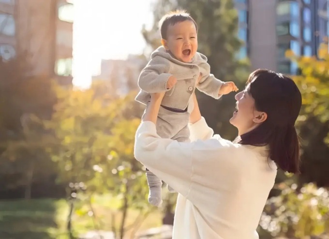 L'Université de Harvard révèle le mois de naissance des enfants avec un QI exceptionnellement élevé - Photo 2. Đại học Harvard hé lộ tháng sinh của những đứa trẻ có IQ cao vượt trội - Ảnh 2.