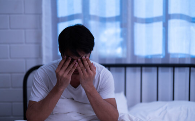Mất ngủ do vợ ngáy đêm, tôi muốn ngủ riêng nhưng sợ tan vỡ hạnh phúc