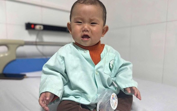 MS 995: Cả vợ và con được chẩn đoán bệnh nặng cùng lúc, người đàn ông dân tộc cầu cứu sự giúp đỡ của mọi người