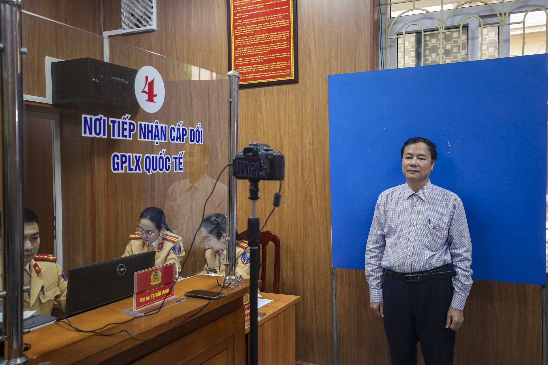 Sau tiếp nhận việc thực hiện thủ tục cấp, đổi GPLX ở Hà Nội diễn ra như thế nào? - Ảnh 8.