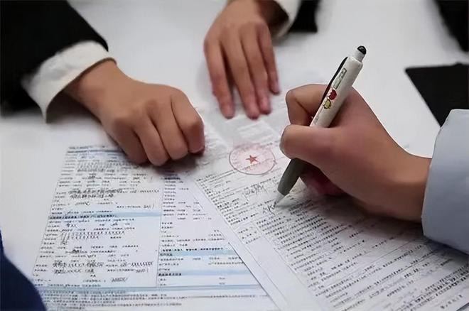 Người đàn ông gửi tiết kiệm 67 tỷ đồng, 5 năm sau đi rút chỉ còn 120 nghìn: Hé lộ sự thật phũ phàng khi cảnh sát vào cuộc điều tra - Ảnh 3.