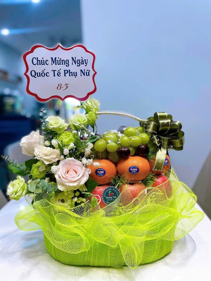 Hoa tươi, giỏ trái cây giá vài trăm ngàn đồng hút khách cận ngày Quốc tế Phụ nữ (8/3)- Ảnh 14.