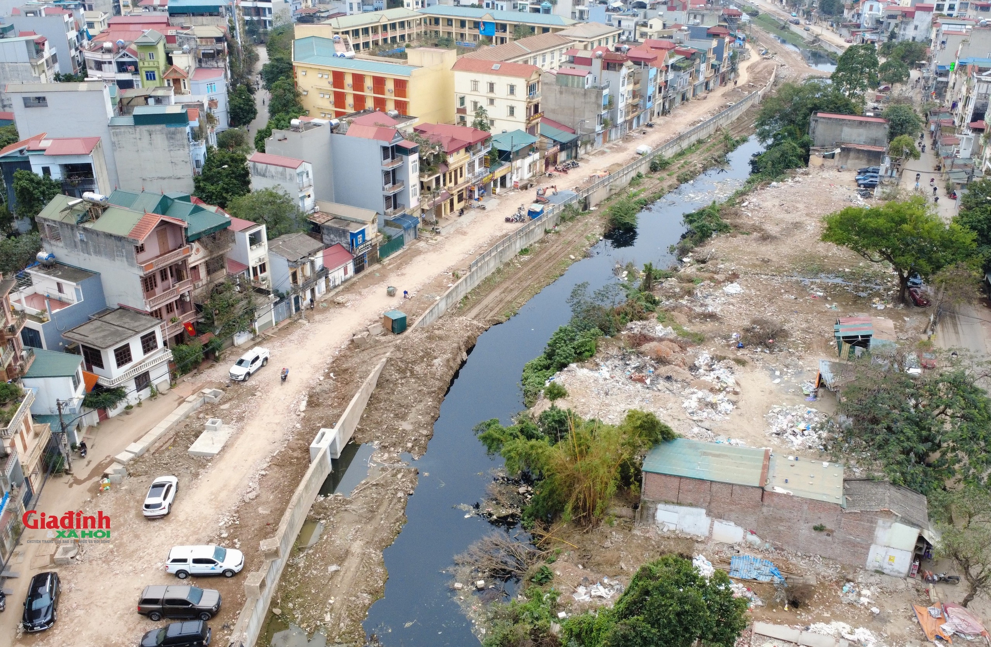 Hà Nội: Dự án kênh dẫn La Khê thi công dang dở, ngập rác thải, ô nhiễm nghiêm trọng- Ảnh 1.