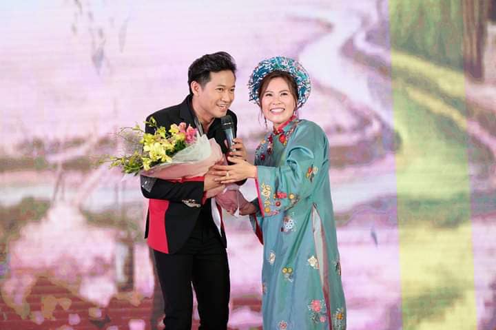 Tình cảm 4 năm mặn nồng của NSƯT quý Bình và vợ doanh nhân hơn 7 tuổi - Ảnh 3.