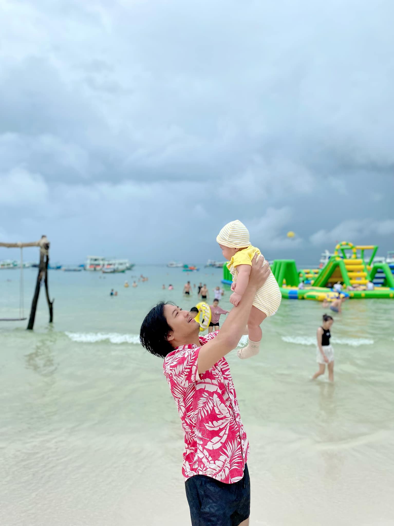 Tình cảm 4 năm mặn nồng của NSƯT quý Bình và vợ doanh nhân hơn 7 tuổi - Ảnh 7.