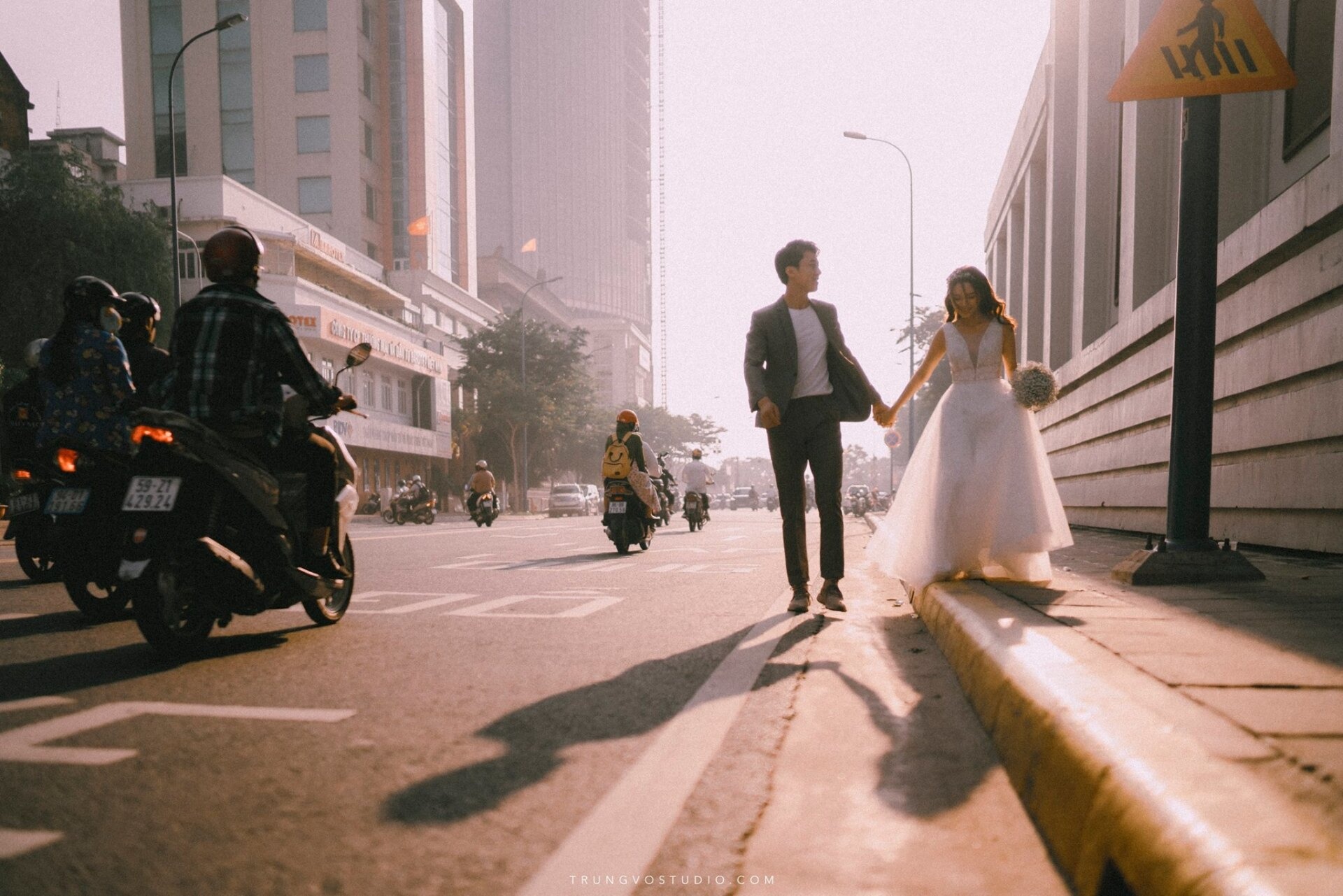 Chồng bí mật mua nhà cùng mẹ ruột ngay trước đám cưới - Ảnh 2.