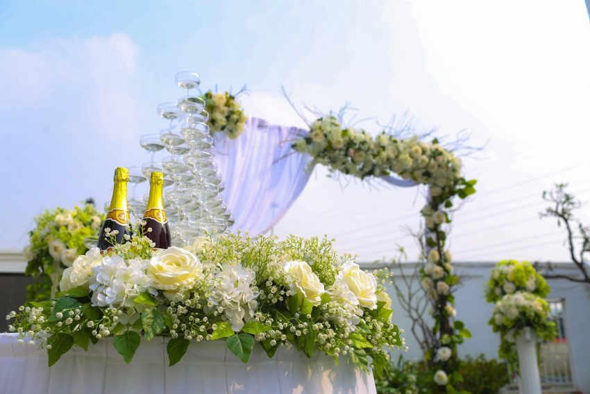 Chồng bí mật mua nhà cùng mẹ ruột ngay trước đám cưới - Ảnh 1.