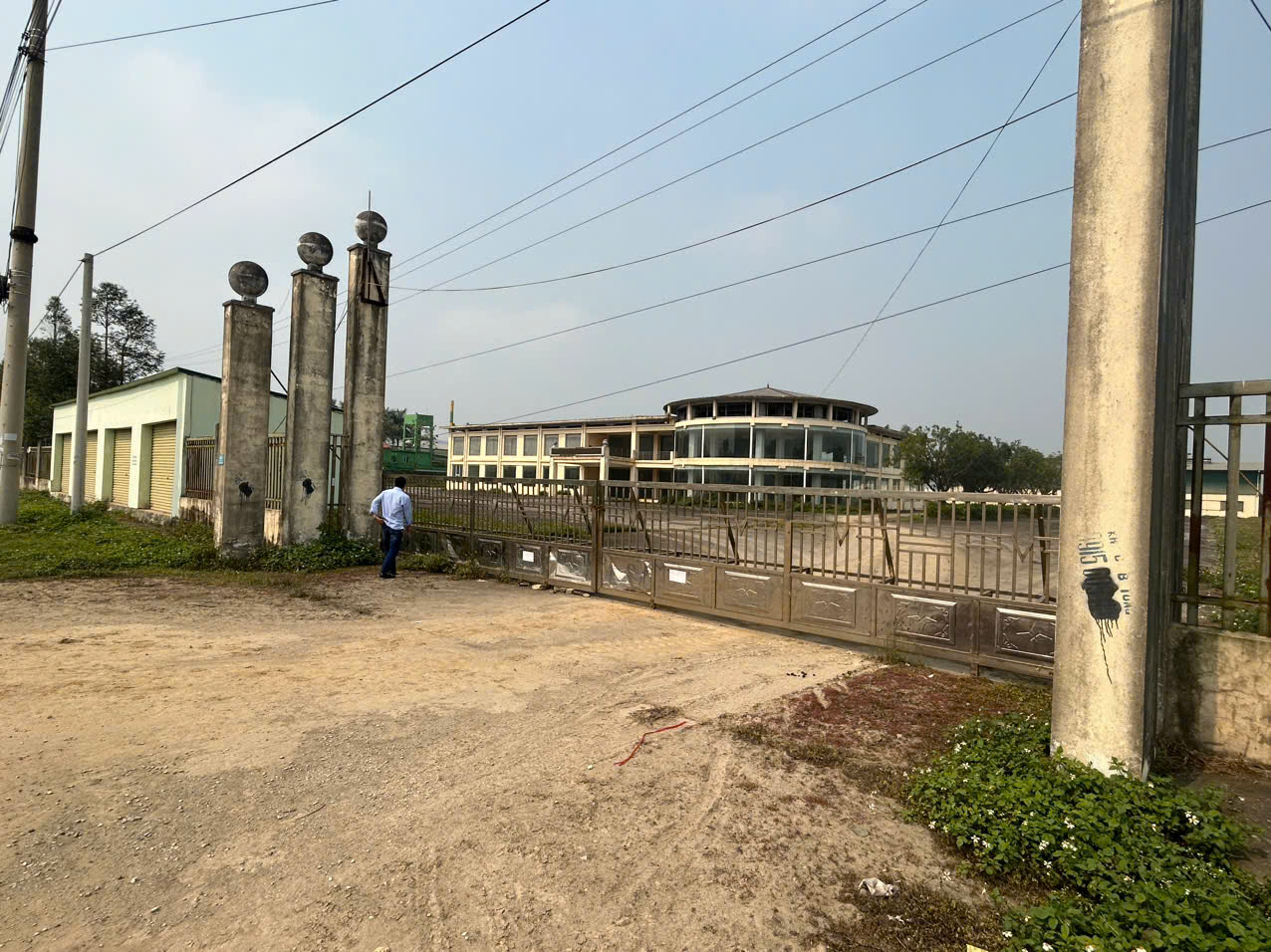 Loay hoay tìm lối thoát cho dự án 17 tỷ sau nhiều năm bỏ hoang- Ảnh 2. Loay hoay tìm lối thoát cho dự án 17 tỷ sau nhiều năm bỏ hoang- Ảnh 2.