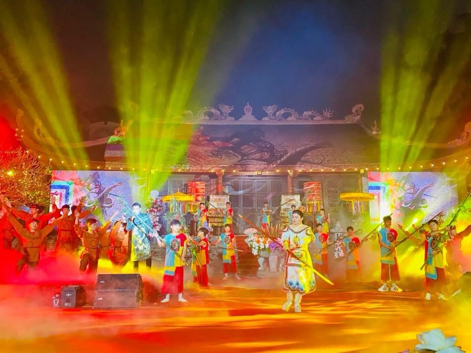 Chương trình nghệ thuật 'Gia Thượng – Mảnh đất linh thiêng, Khát vọng bừng sáng' thu hút hàng nghìn người tham dự- Ảnh 7.