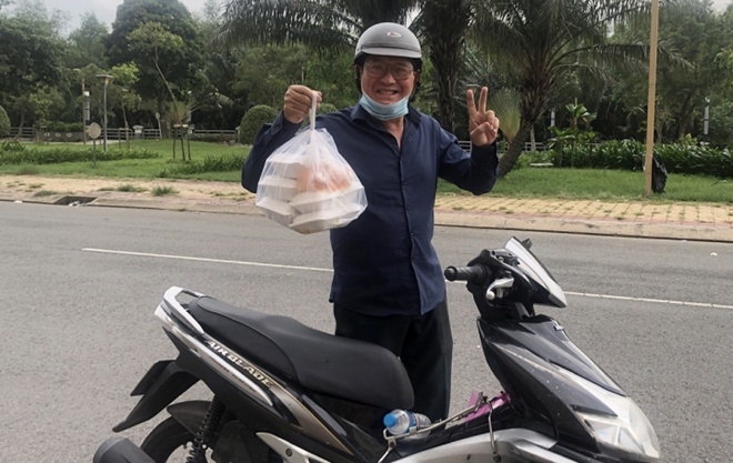Nam nghệ sĩ huyền thoại 'Mưa bụi' mệnh danh 'Đệ nhị danh hài', tuổi xế chiều bán bánh mưu sinh, ở nhà thuê- Ảnh 5.