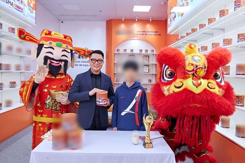 BTV Quang Minh, Vân Hugo, NSND Hồng Vân bị réo tên vì quảng cáo sữa - Ảnh 6.