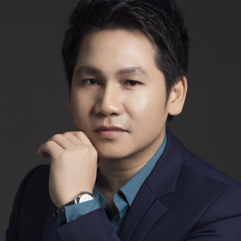 Nam ca sĩ dòng nhạc đỏ quê Thanh Hóa có cuộc sống đời thực bình yên bên vợ đẹp, con ngoan- Ảnh 4.