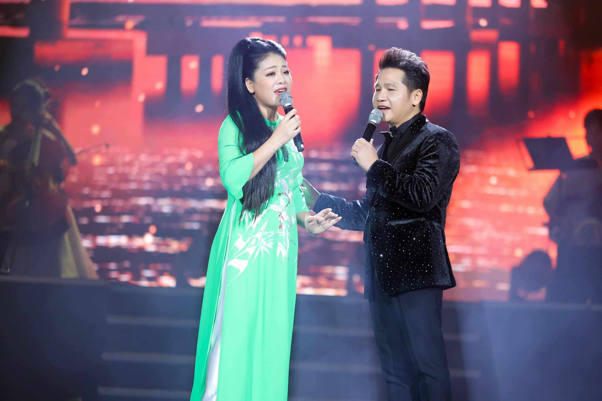 Nam ca sĩ dòng nhạc đỏ quê Thanh Hóa có cuộc sống đời thực bình yên bên vợ đẹp, con ngoan- Ảnh 5.